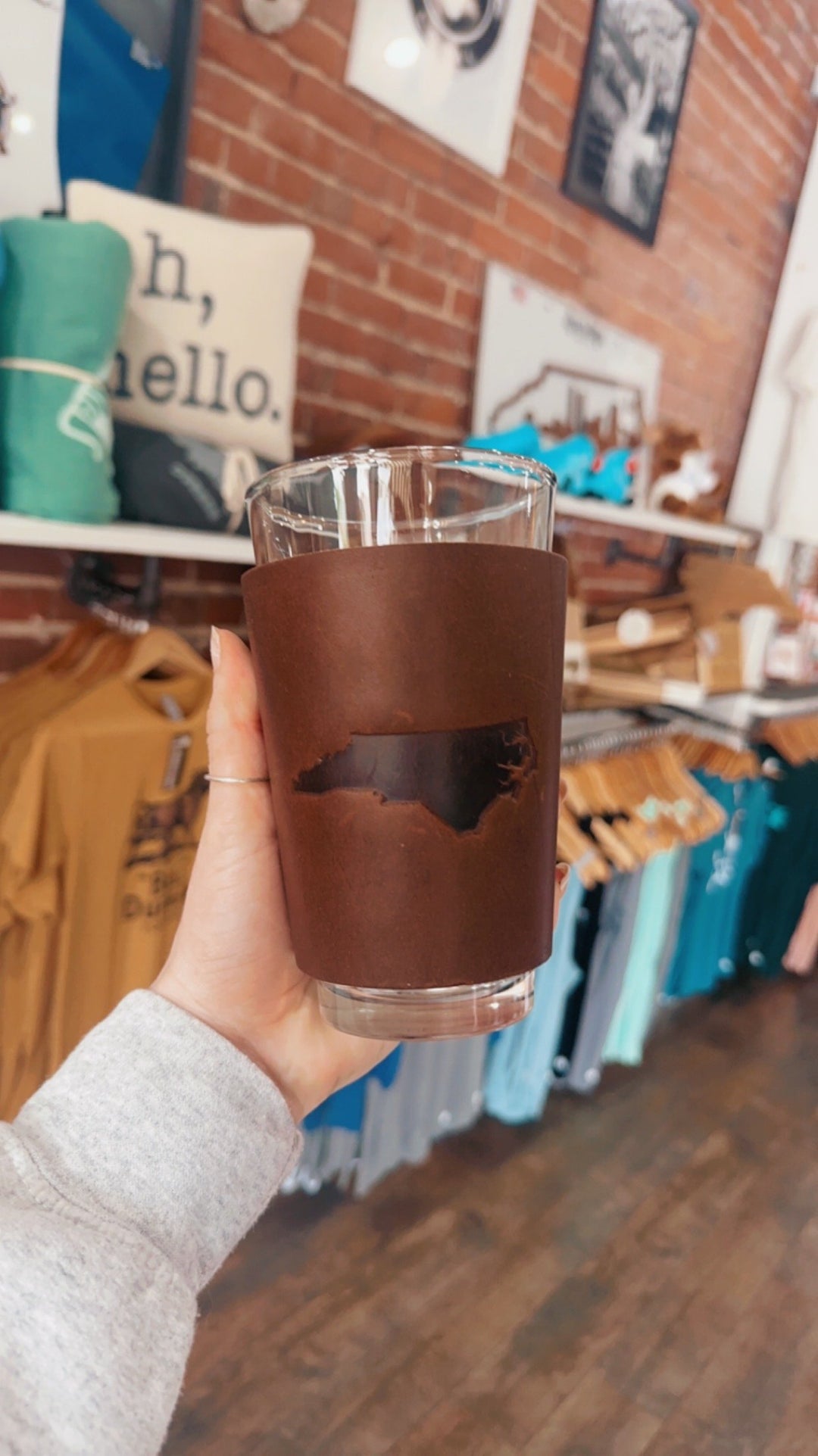 North Carolina Leather Sleeve Pint