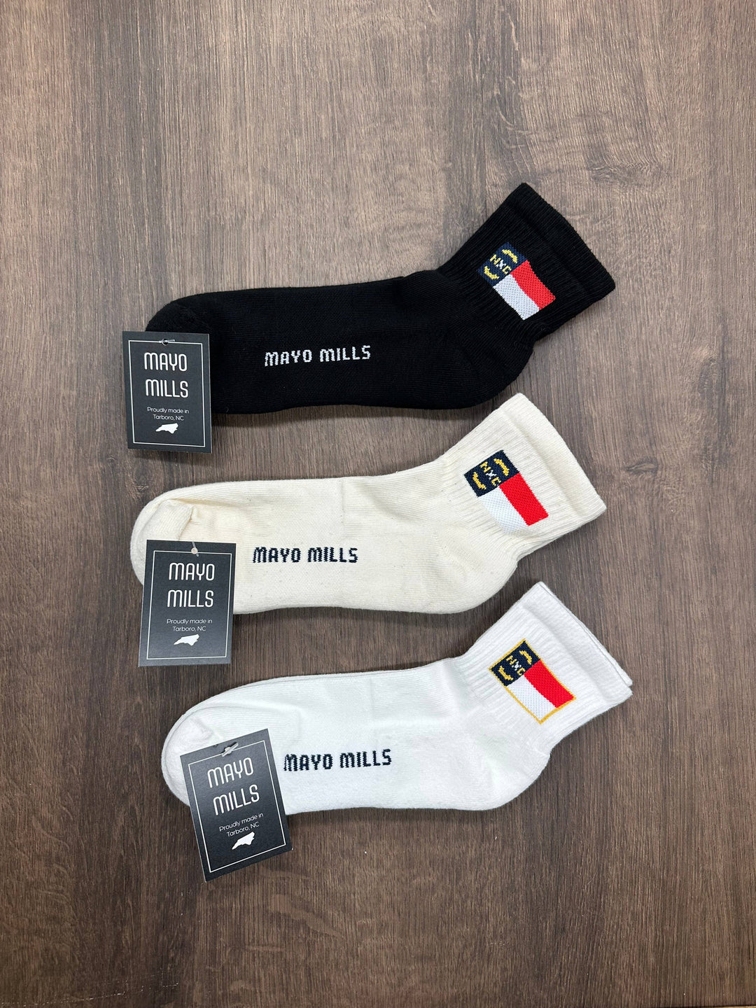 NC Flag: Medium (M) / White